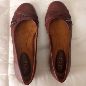 NWOT Euro soft plum dress flat shoes